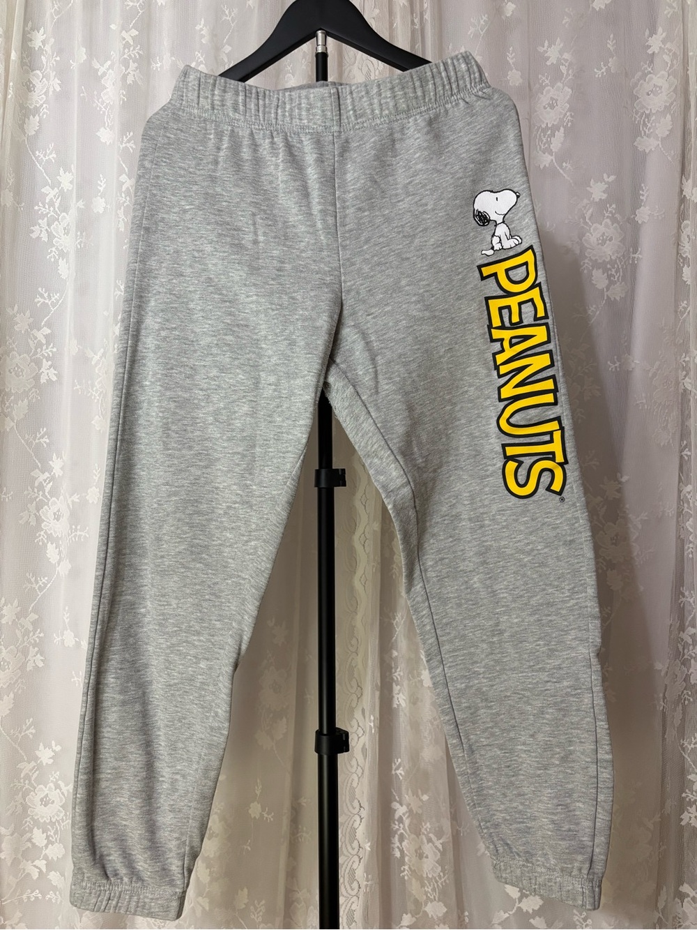 Peanuts Women’s ' Gray Sweatpants with Yellow Logo and Snoopy Medium